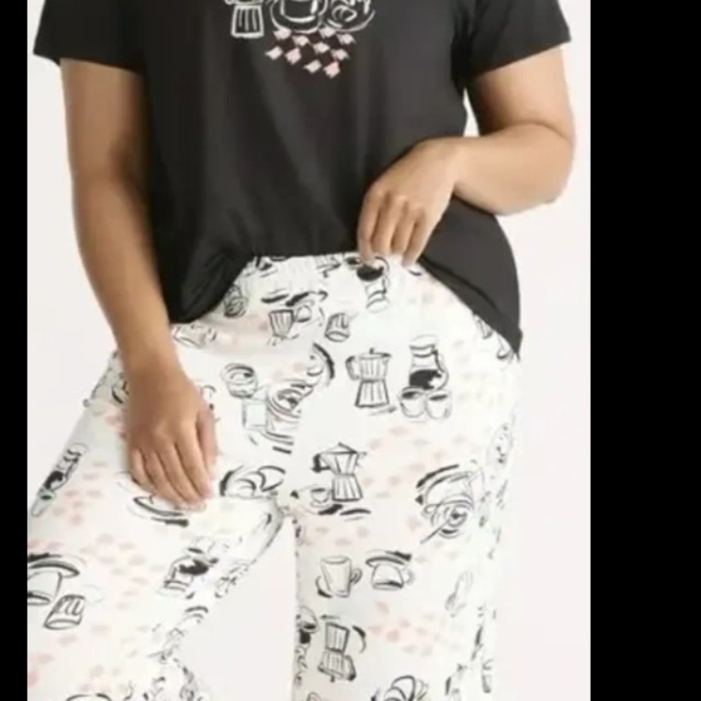 Black and White Graphic Pajama Set